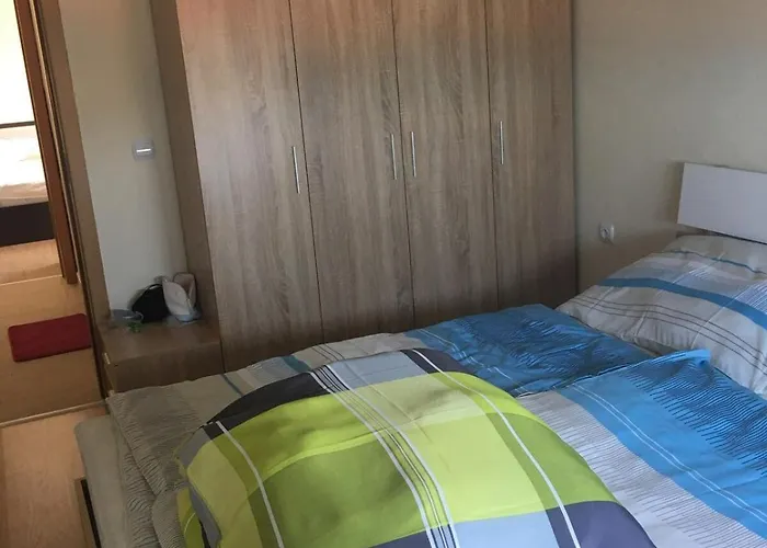 דירה 3 Bedroom With Sea View ביאלה