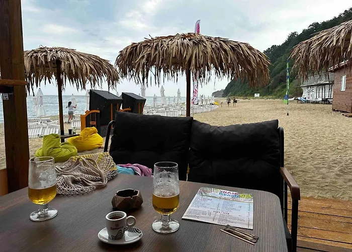 3 Bedroom With Sea View ביאלה